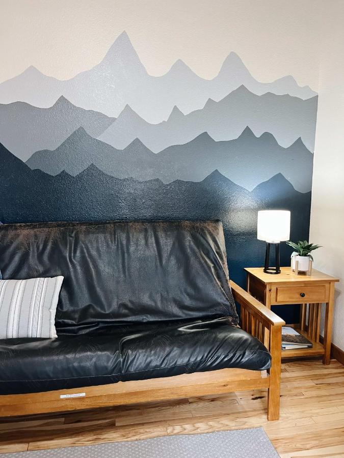 Cozy Cabin Suite Bed And Breakfast Уудланд Парк Екстериор снимка